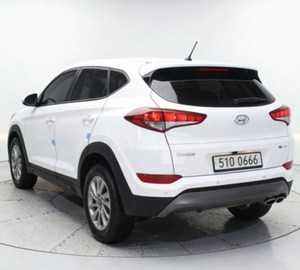 Hyundai Tucson 2.0 CRDi Diésel Automático, SUV Familiar Confiable, Diseño Compacto, Ahorro de Combustible, Rendimiento para Conducción Diaria - Product Image 1