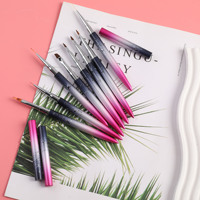 Brosse à ongles unique exquise et durable dans l'ensemble tige en métal sculpté fleur polisseur à ongles ligne de traction crochet taché ovale Nail Art stylo outil