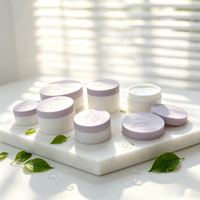 Tarro de Crema PP Blanco Mate Recto al por Mayor con Tapa Lavanda y Logotipo Grabado para Mascarilla Facial y Capilar, Color Personalizado OEM ODM