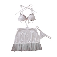 Deeplove Robe Babydoll Femme en Satin Blanc à Col Halter et Découpes, avec Ourlet à Volants et String, Lingerie 2 Pièces, Vente en Gros OEM