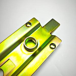 Hm3118 4-बोल्ट टोगल लैच जस्ता-प्लेटेड आयरन सिलेंडर लॉक डोर कार्टन में पैक हार्डवेयर के साथ - Product Image 5