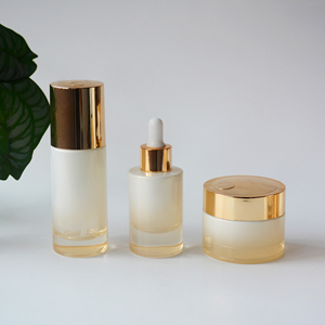 Juego de Envases de Vidrio de Lujo en Degradado Amarillo Dorado de 30 ml, 50 ml, 100 ml y 120 ml para Lociones, Serums, Sprays y Cremas para el Cuidado de la Piel - Product Image 3