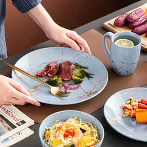 Juego de Vajilla de Lujo, Color Azul Claro con Líneas Doradas, Material de Porcelana Sostenible, Seguro, Incluye Tazas para Bodas y Restaurantes - Product Image 6