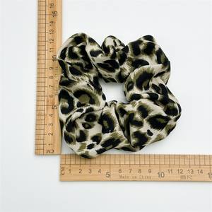<span class=keywords><strong>Cuello</strong></span> grande con estampado de leopardo vintage francés-scrunchies nueva cuerda de <span class=keywords><strong>pelo</strong></span> de moda de alta calidad Arte grande todos los accesorios para el cabello a juego - Product Image 2