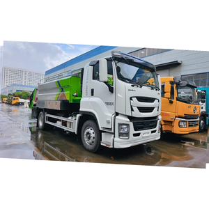 Japan I$Uzu Giga Combined Sewer Jetting Vacuum Tanker Truck - Product Image 4