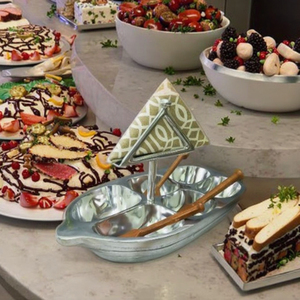 Plat de service bateau en aluminium design moderne Plat à soupe de haute qualité, écologique et personnalisable pour hôtels et événements Matériau céramique - Product Image 2