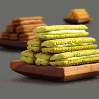 Bon prix, délicieuses gaufrettes fourrées au chocolat noir, biscuits sandwich au chocolat 70g pour les fêtes