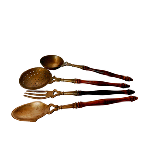 ชุดเครื่องใช้บนโต๊ะอาหารทำจากไม้หรูหราพร้อมช้อนและมีดทองเหลืองเหมาะสำหรับรับประทานอาหารในงานแต่งงานและร้านอาหาร - Product Image 1