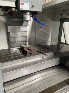 Fraiseuse CNC Wintec <span class=keywords><strong>VMC</strong></span> 1160 d'occasion bon marché Taiwan verticale avec contrôle FANUC 3 axes Broche conique BT40 Broche simple - Product Image 3