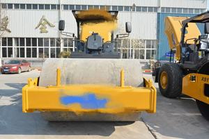 Compacteur vibrant à tambour unique pour travaux routiers XS113, usage intensif, 30Hz 35Hz - Product Image 3