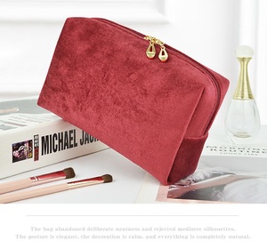 Pochette de maquillage en velours doux et moelleux avec double fermeture éclair dorée, durable, légère, portable, pour le rangement, pour femmes - Product Image 2