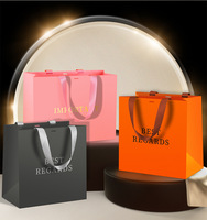 Sacs cadeaux en papier d'art classiques et écologiques avec matériaux recyclés, logo personnalisé, poignée en ruban pour l'emballage de bougies et d'artisanat