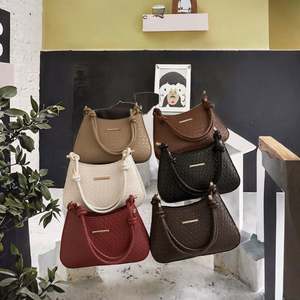 Bolso de mano de piel sintética de alta calidad con cierre de cremallera y cadena para mujer, bolso bandolera de fiesta. - Product Image 3