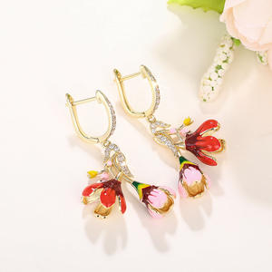 Orecchini pendenti con fiore dorato per donna, gioielli da festa con strass di cristallo, orecchini in lega stile romantico - Product Image 4