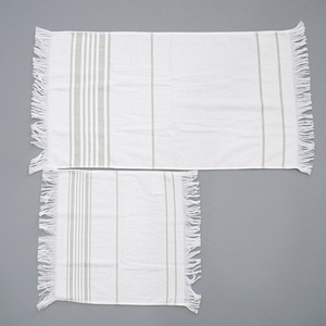 ชุดผ้าขนหนูอาบน้ำลายทางผ้าฝ้ายแท้พร้อมพู่ห้อย สีขาว สำหรับเช็ดหน้าและเช็ดตัว พร้อมเป็นของขวัญ รูปทรงสี่เหลี่ยมผืนผ้า - Product Image 3