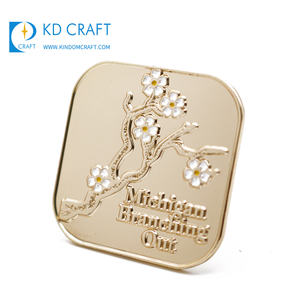 ユニークなデザイン金属真鍮エンボス3Dアンティーク金メッキクロス型カスタムメイドバッジ - Product Image 5