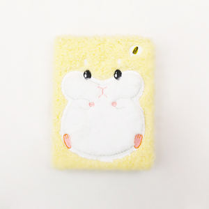 Carnet de notes mini format A5 avec couverture en peluche douce et moelleuse, mignon et kawaii, avec des animaux de dessin animé, pour enfants, étudiants, école - Product Image 1