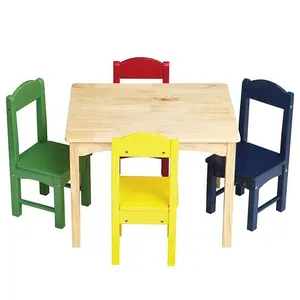 QUAWE Factory fornitore all'ingrosso personalizzato in legno massello 5 pezzi tavolo da gioco e sedia Set per bambini Set di mobili in legno colorato