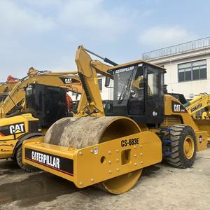 Compacteur à rouleaux vibratoire à moteur diesel Caterpillar CAT CS-683E d'occasion, d'origine Japon/USA, en bon état, en vente en stock - Product Image 1