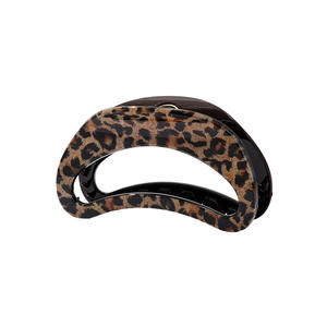 Pince à cheveux coréenne géométrique pour femme, motif léopard, forme demi-lune évidée, style requin, pour un look élégant - Product Image 6