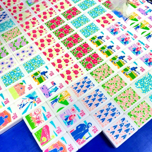 Expédition immédiate : Ensemble de Mahjong américain moderne de luxe 160 pièces, design personnalisé avec symboles américains illustrés, en acrylique écologique, pliable - Product Image 1
