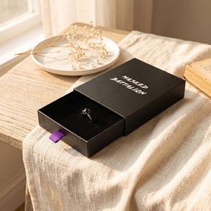 Caja de Anillos de Lujo Personalizada, Fabricada con Papel Rígido de Alta Calidad con Impresión Personalizada, Venta al Por Mayor - Product Image 1