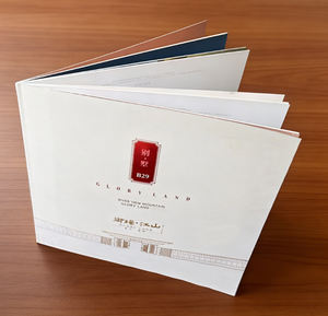 Impresión Profesional de Catálogos de Lujo Personalizados, Promocionales, a Todo Color, con Estampado en Caliente, Encuadernación Cosida, Diseño Único, Papeles Elegantes - Product Image 1