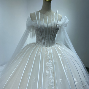 Robe de mariée classique blanche vintage en dentelle, plissée, à volants, style princesse, robe de bal Wm08 - Product Image 3