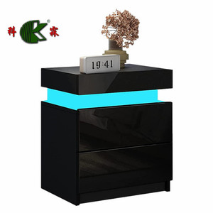 <span class=keywords><strong>Table</strong></span> <span class=keywords><strong>de</strong></span> <span class=keywords><strong>chevet</strong></span> laquée UV brillante à 2 tiroirs avec lumière RVB - Product Image 1
