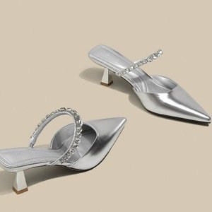 Nouvelles chaussures d'été à bout fermé, talon fin (3-5 cm), dessus en PU, semelle en caoutchouc, à enfiler, avec décoration en cristal - Product Image 3