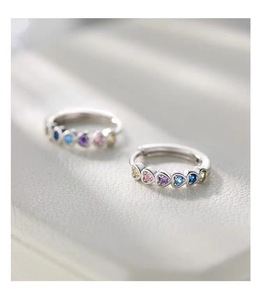 Eleganti Orecchini a Forma di Cuore con Zirconi Colorati per Donne, Gioielli alla Moda Leggeri e Versatili, Vendita all'Ingrosso - Product Image 3