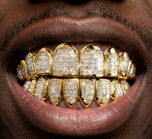 カスタムアイスアウトグリルズ インビジブルセッティング VVS モアサナイトグリルズ ダイヤモンドテスター合格 シルバー ヒップホップスタイル グリルズ 歯用グリルズ - Product Image 4