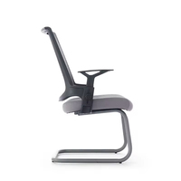 Chaise de bureau ergonomique moderne en maille pivotante pour conférences, visiteurs et cadres