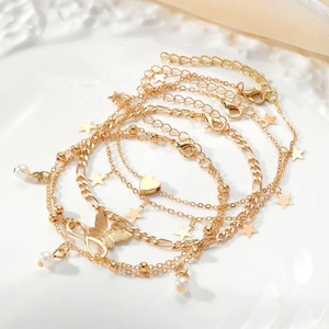 Tobilleras ZYO Impermeables con Diseño Bohemio de Mariposa y Corazón Dorado, Cadena Multicapa para Mujer, Tobilleras con Colgante de Luna y Cruz para la Playa - Product Image 6
