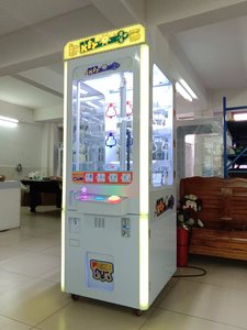 Popular 9 agujeros Key Master Coin Operated Golden Key Redemption Prize Máquina expendedora Amusement Keymaster Arcade Game Machine - Product Image 2