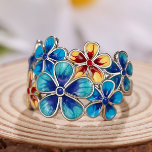 Anello con petali floreali colorati per donna, gioielli da dito alla moda da fata - Product Image 1
