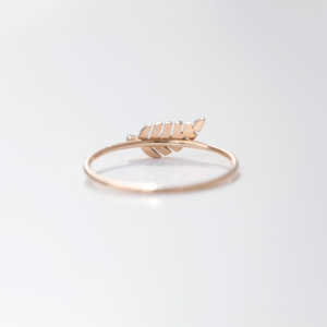 แหวน LEAF สีชมพู ทอง 14K เพชร เครื่องประดับขายส่ง แหวนมินิมอลแบบซ้อนได้ ผู้ผลิตเครื่องประดับสั่งทำพิเศษ รับผลิตแบบ OEM ODM - Product Image 3