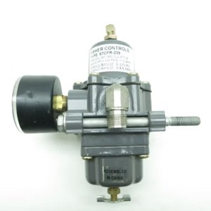 Régulateur de pression Fisher 67CFR-239 pneumatique avec manomètre pour le traitement de l'eau - Product Image 4