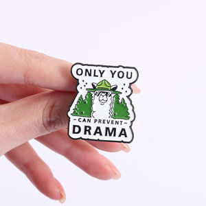 <span class=keywords><strong>Solo</strong></span> Tú Puedes Prevenir <span class=keywords><strong>el</strong></span> Drama - Pin de Esmalte con Diseño de Llama, Humor Divertido, Satira, Broche de Llama, Insignia de Solapa, Joyería al por Mayor - Product Image 4