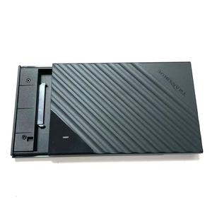 Nouveau boîtier de <span class=keywords><strong>disque</strong></span> <span class=keywords><strong>dur</strong></span> <span class=keywords><strong>externe</strong></span> SATA Type-C C200 de 2,5 pouces avec transmission haute vitesse et aspect atmosphérique haut de gamme - Product Image 2