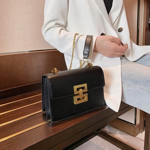 2024 borsa a tracolla da <span class=keywords><strong>donna</strong></span> di lusso con cinghie e chiusure in metallo raffinati - Product Image 4