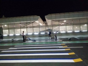 Solution durable de marquage routier thermoplastique préformé pour les projets de construction de routes, d'aéroports et de voies urbaines - Product Image 6