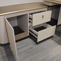 Bureau de direction au design moderne, ensemble de bureau de direction, mobilier de bureau de direction, bureau de travail, table de bureau en bois de luxe