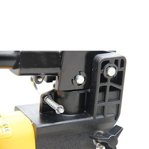 ENERPAC P142 Lichtgewicht hydraulische handpomp met zuiger, van technisch kunststof voor hydraulische cilindergereedschappen, 8-10 jaar gebruik - Product Image 3