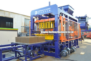 Macchina Automatica QT8-15 per la Produzione di Blocchi di Cemento, Mattoni Forati, Solidi e Autobloccanti con Controllo PLC - Product Image 4