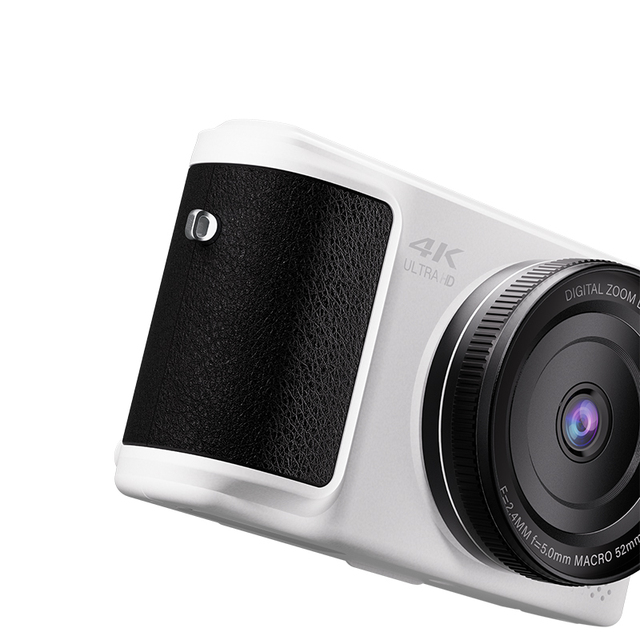 4K Auto Focus Mirrorless Digital Camera with SD Card Electronic Image Stabilization and Vintage Design