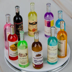 Миниатюрные поделки из смолы в виде бутылки шампанского: аксессуары для чехлов телефонов, подвески для ключей, для праздничного декора. Производство HQ Brand Casting. - Product Image 5