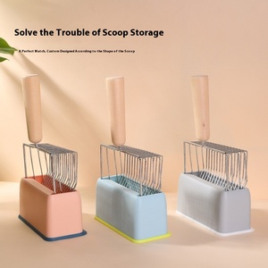 Cuchara de arena para gatos de plástico ecológica de nueva marca con mango de madera Pala de inodoro para gatos duradera y limpiador mental - Product Image 3