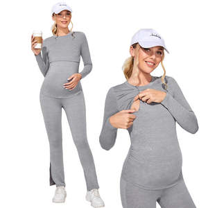 Vêtements de maternité personnalisés : Haut d'allaitement froncé sur le côté et leggings à fente latérale, pyjamas d'allaitement pour femmes enceintes - Product Image 1