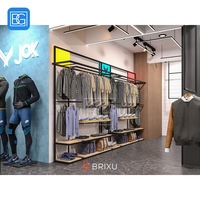 Étagères Gondoles en Bois de Haute Qualité pour Boutiques – Aménagement de Magasins de Vêtements